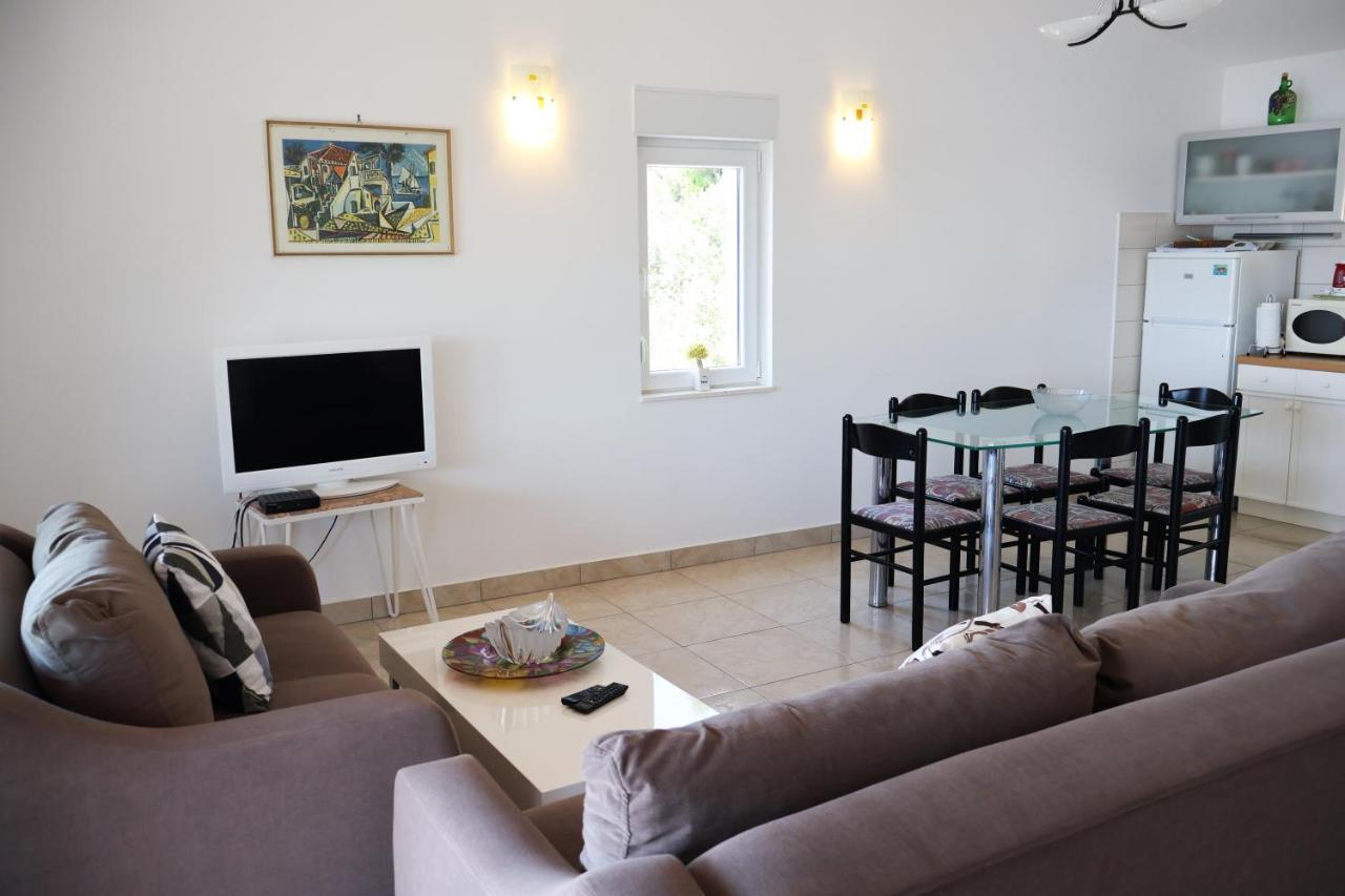 Apartman Klara Lumbarda Luaran gambar